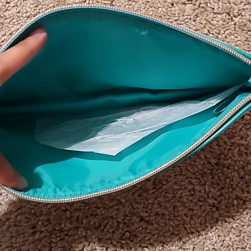 NWOT Estee Lauder Cosmetic Case